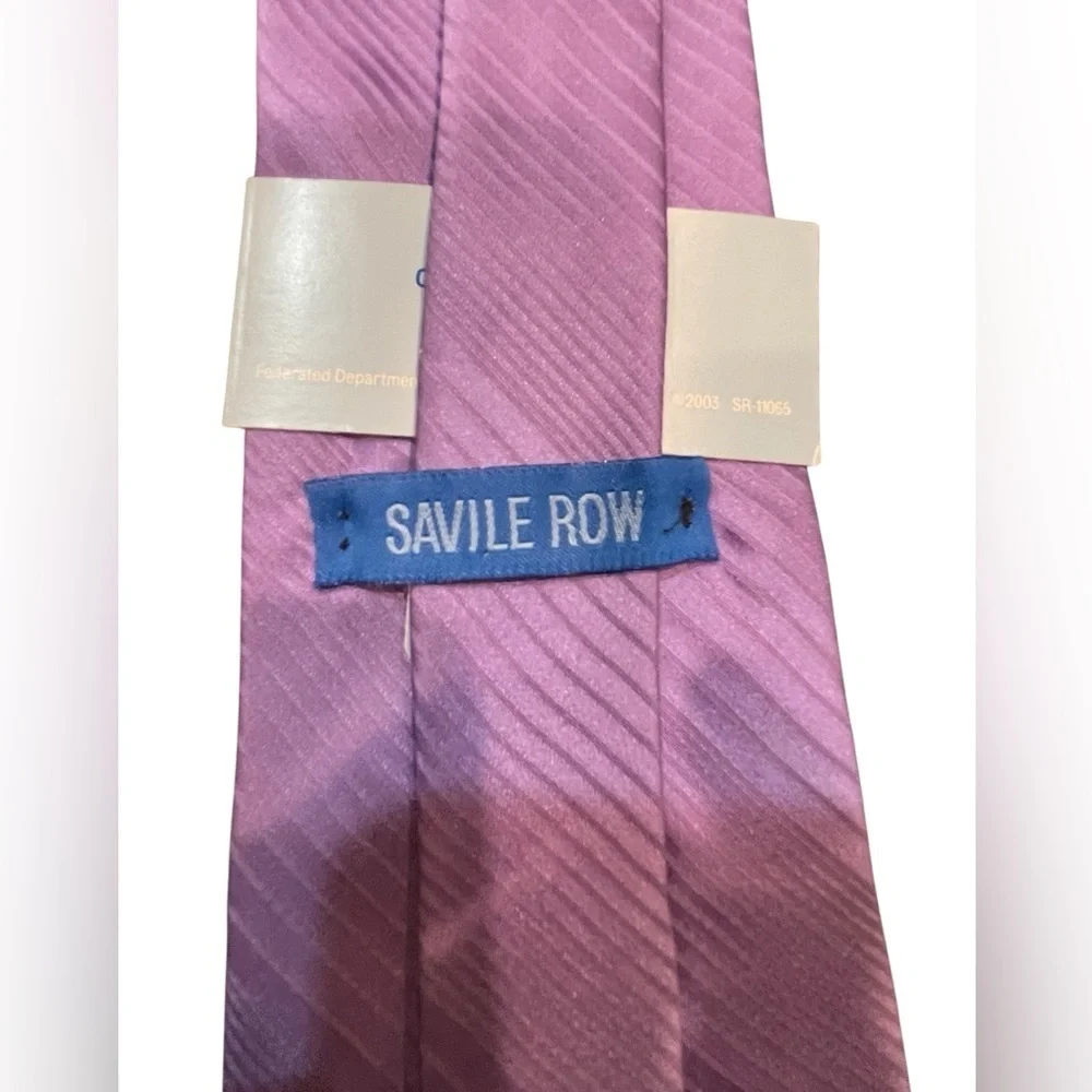 💜NWT Saville Row Lavender 100% Silk Tie. Beautiful color, subtle stripe pattern